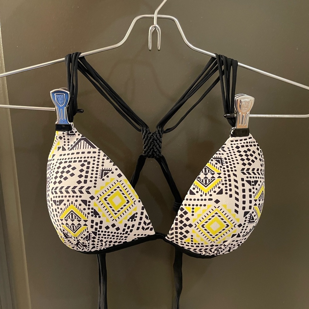 Black/yellow bikini (top & bottoms)